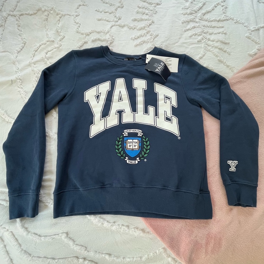 NWT Yale Crewneck